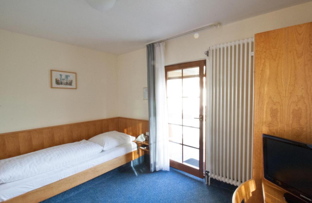 Hotel Krone Strassdorf Швебіш-Гмюнд Екстер'єр фото