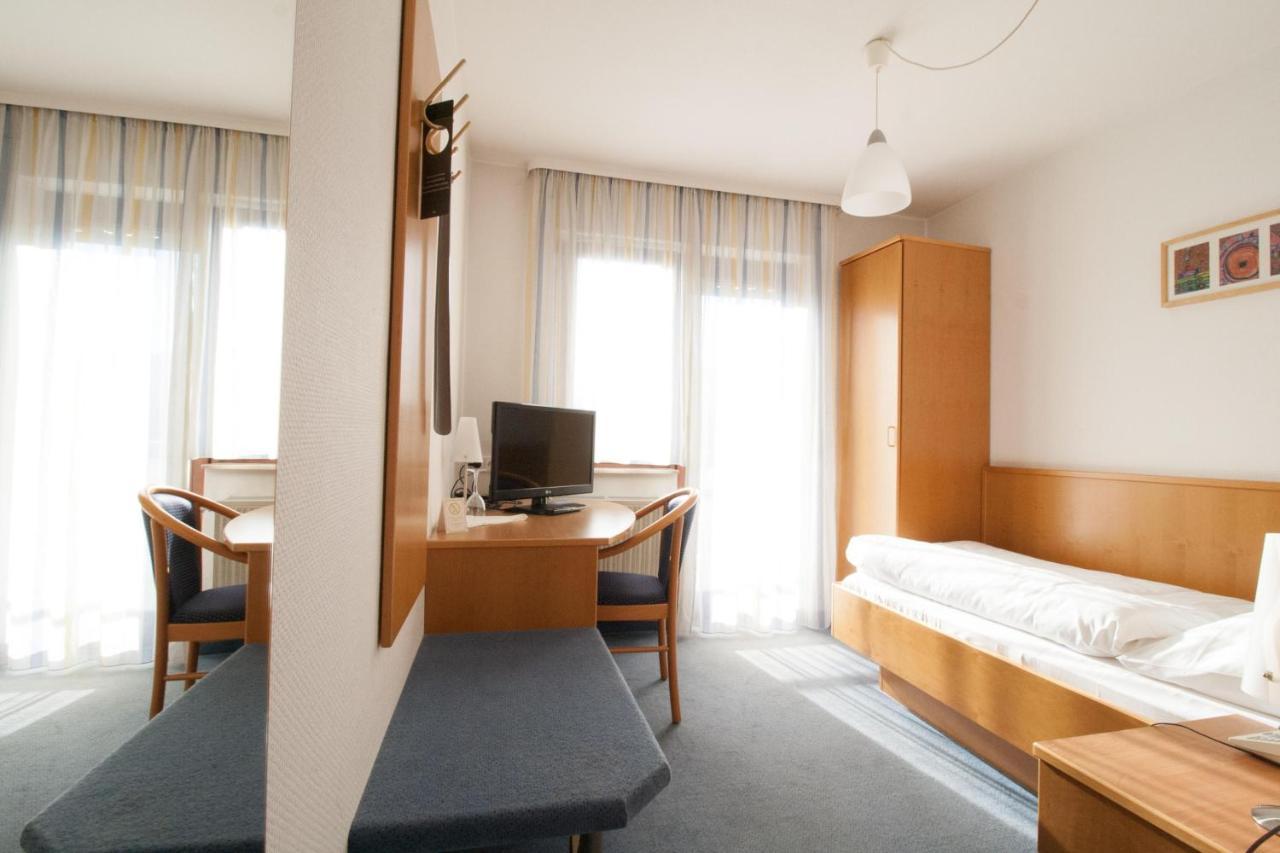 Hotel Krone Strassdorf Швебіш-Гмюнд Екстер'єр фото