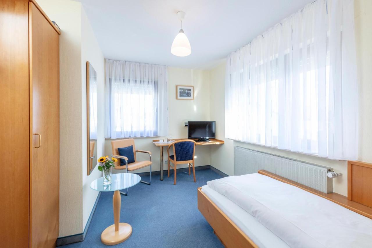 Hotel Krone Strassdorf Швебіш-Гмюнд Екстер'єр фото