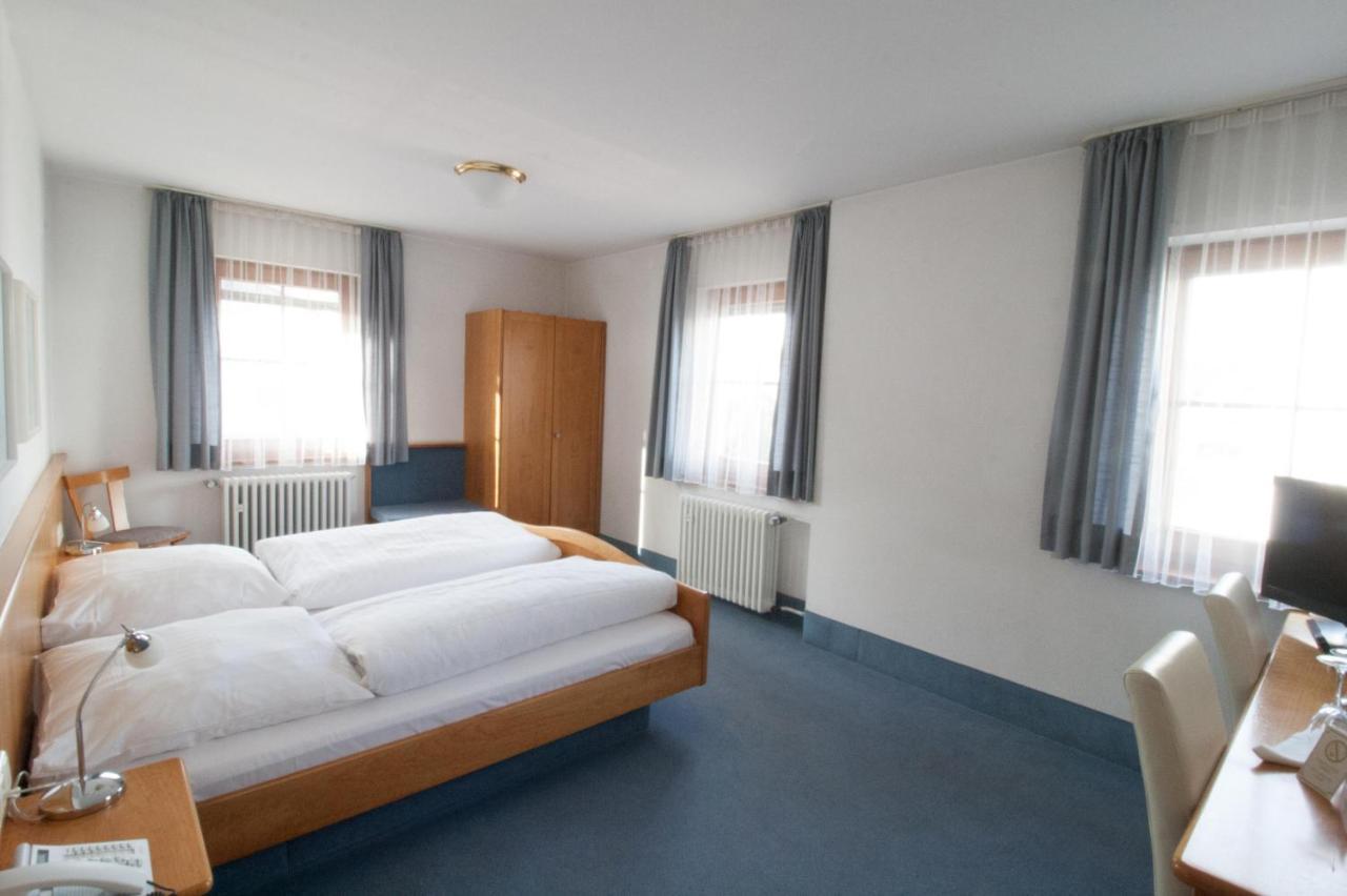 Hotel Krone Strassdorf Швебіш-Гмюнд Екстер'єр фото