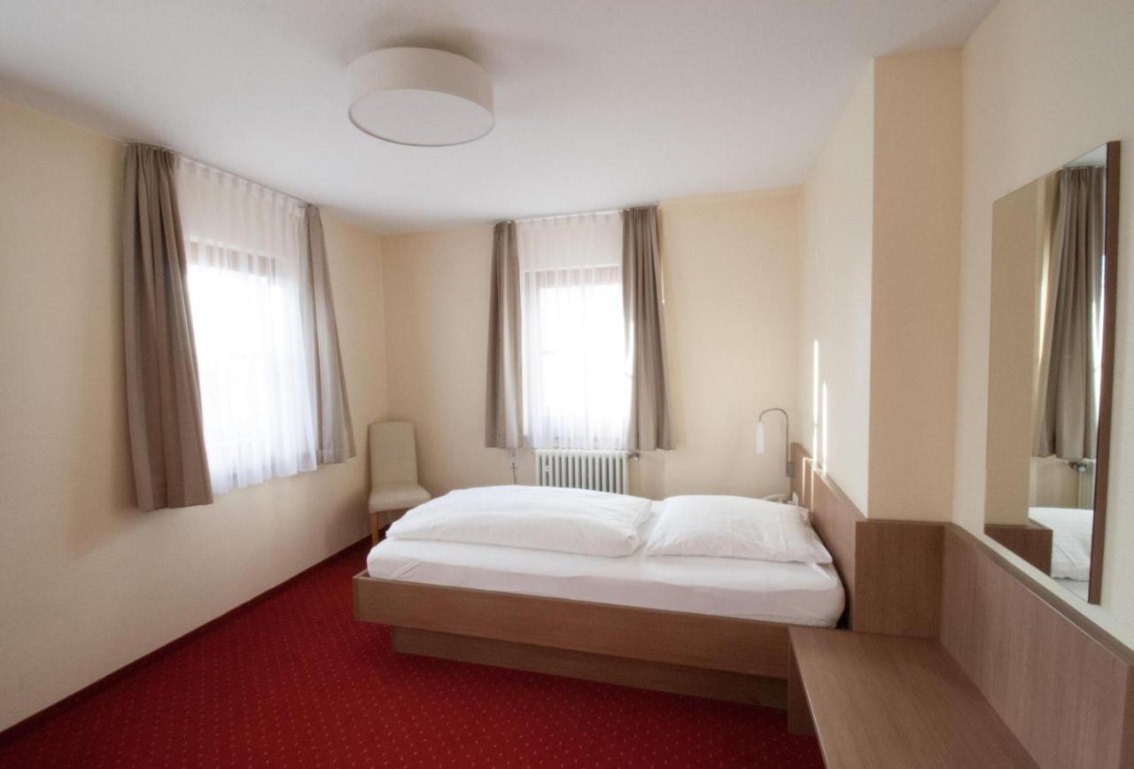 Hotel Krone Strassdorf Швебіш-Гмюнд Екстер'єр фото